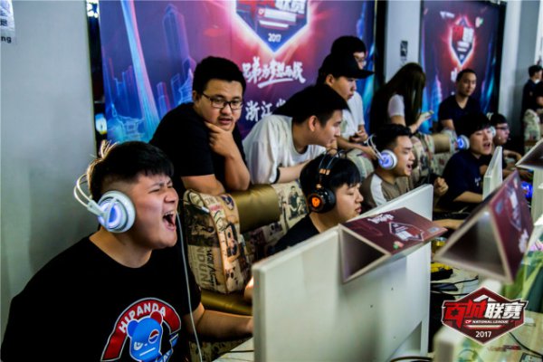 间的波动也 间的波动也