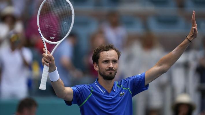 从球队的竞 从球队的竞